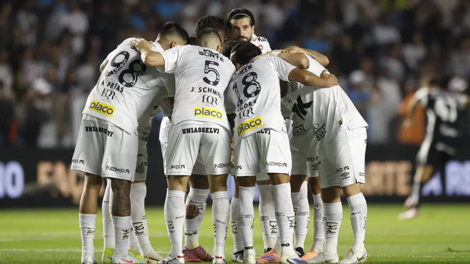 Santos aposta em freguesia caseira imposta contra Coritiba por vantagem na Copa do Brasil e paz