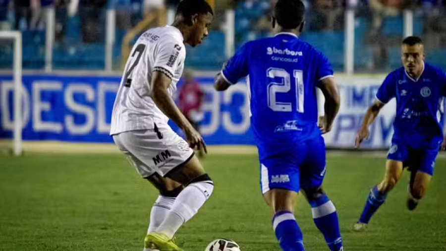 Figueirense empata sem gols com o Confiança e segue próximo da zona de rebaixamento na Série C