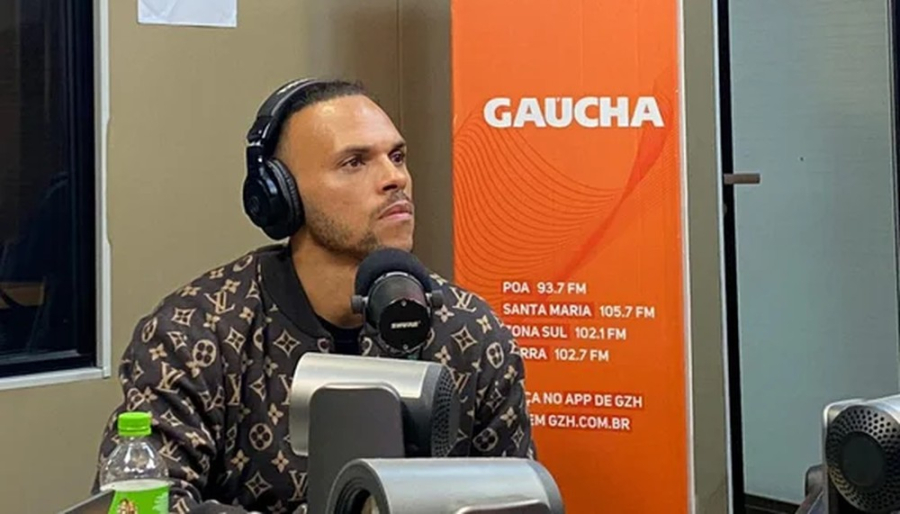 Braithwaite vira comentarista na Copa e projeta objetivos do Grêmio para a temporada