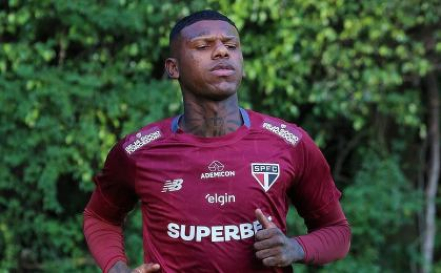 Arboleda é reintegrado ao elenco do São Paulo e volta aos treinamentos