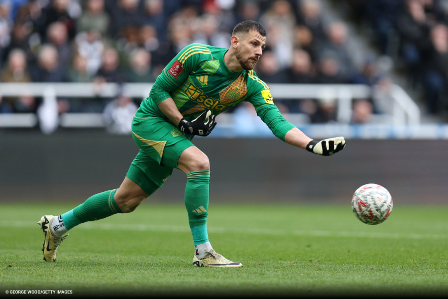 Tottenham acerta contratação de goleiro veterano para reforçar o elenco